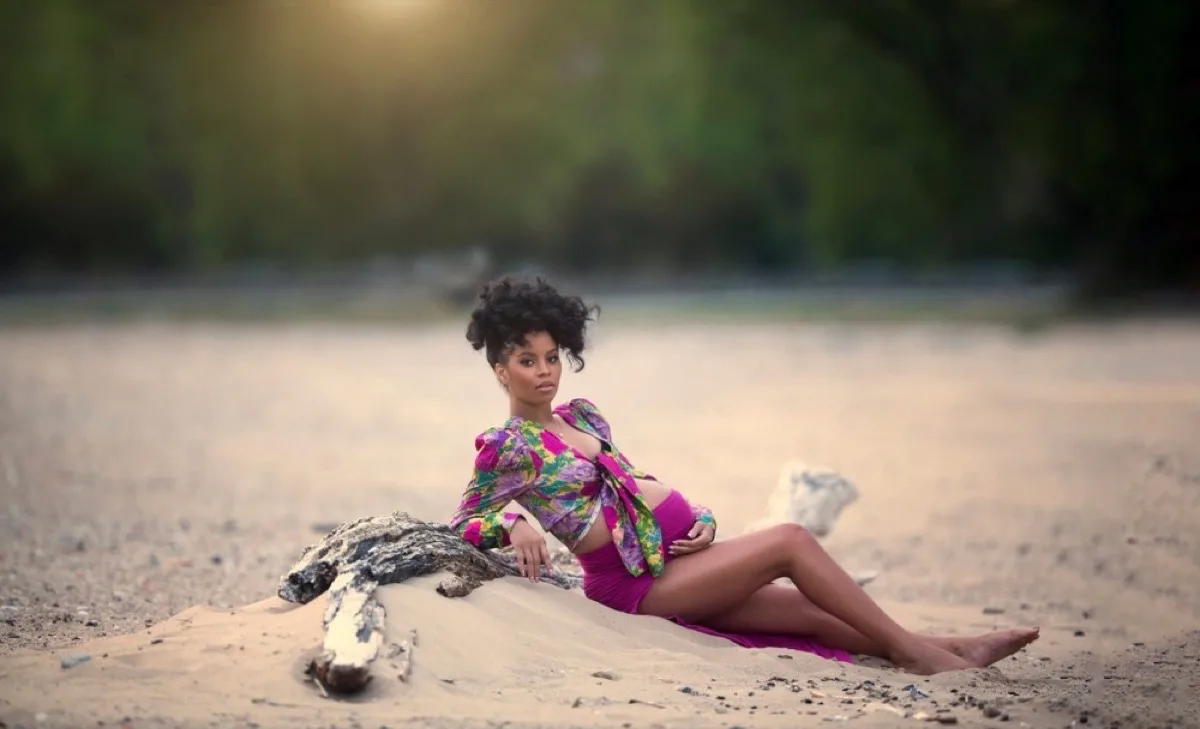 Outdoor maternity photo session at South Shore Beach in Chicago